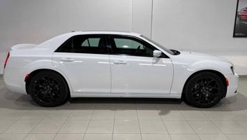 إعلان عن Chrysler 300S Safetytec 70/51201