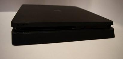 إعلان عن Ps4 Slim 500g 4 controllers 5 games