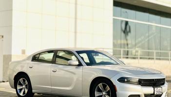 إعلان عن دودج شارجر V6