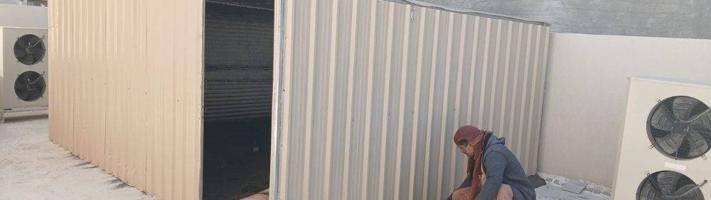 إعلان عن للبيع غرف مخازن مطابخ دورات مياه ومحاكر وبناجر خيل وغرف مواطير وعريش