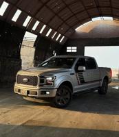 إعلان عن للبيع فورد f150 Lariat sport فل اوبشن صبغ الوكاله شرط الفحص