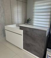 إعلان عن Reception Desk