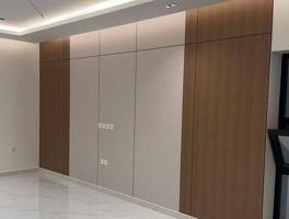 إعلان عن منجرة عصرية توفر خدمة نجارة بتصاميم عصريه موجودة بالشويخ الصناعيه