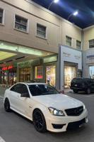 إعلان عن للبيع مرسيدس C63 AMG شرط النظافة 2013