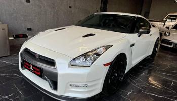 إعلان عن نيسان GTR