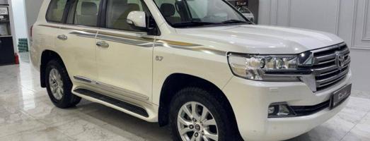 إعلان عن للبيع لاند كروزر VXR 2018 مكينه 5.7