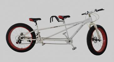 إعلان عن دراجة هوائيه راكبين جديده جوده ممتازة جدا فيه تسارع وجرس ما استعمل