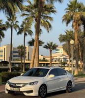 إعلان عن للبيع هوندا اكورد موديل 2017 اربعه سلندر فتحه