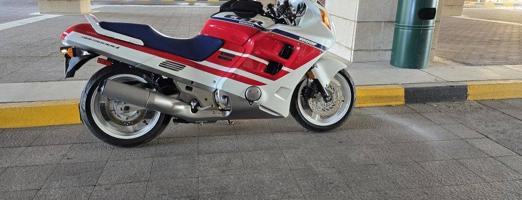 إعلان عن للبيع cbr 1000F موديل ١٩٩٠ بحاله نادرة...سيرفس وكالة