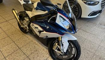 إعلان عن BMW S1000RR 2016