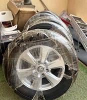 إعلان عن للبيع خمس تواير وجنوط الوكاله جديده المقاس 18 لاندكروزر 2025