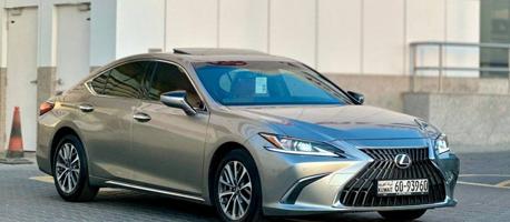 إعلان عن لكزس ES 350