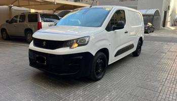 إعلان عن للبيع بيجو مغلق موديل ٢٠٢٢