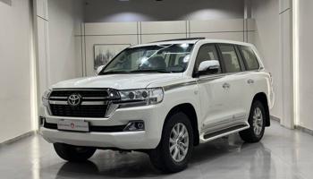 إعلان عن لاندكروزر VXR