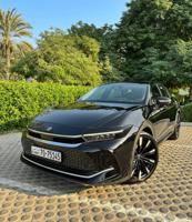 إعلان عن تــويـوتا كـــراون اعـلى صــنف الــدرجة الاولــى