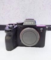إعلان عن Sony A7R4 وعدستين
