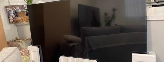 إعلان عن للبيع تلفزيون باناسونك. سمارت فور ك. ٧٥ بوصه استعمال خفيف