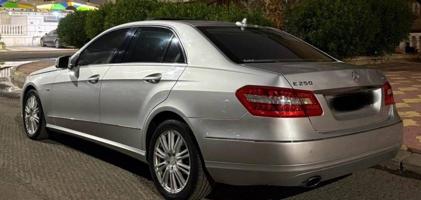 إعلان عن مرسيدس E250 (بحالة الوكالة)
