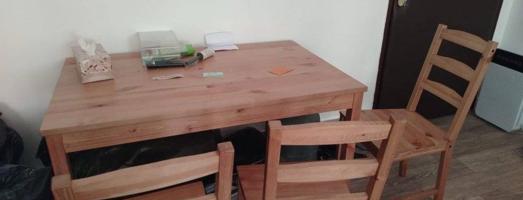 إعلان عن للبيع طاوله طعام صاله ٣ كراسي