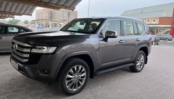 إعلان عن لاند كروزر vx