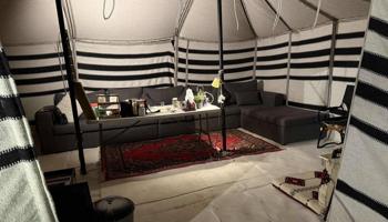 إعلان عن كشته مرتبه تتكون من خيمتين وقعده خارجيه الموقع جبد