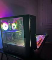 إعلان عن بي سي مع شاشه و ماوس و كيبورد و سماعه