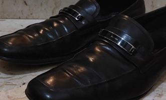 إعلان عن جوتي Prada اصلي للبيع