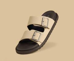 إعلان عن Footbed Sandals أصلي