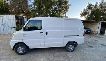 إعلان عن للبيع باص مقفل فريكا 2024 شبه اصفار