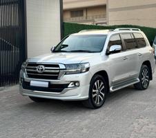 إعلان عن لاندكروز 2019