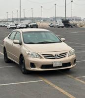 إعلان عن للبيع تويوتا كورولا 2013 نظيفه جدا عداد 264