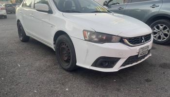 إعلان عن للبيع ميتسوبيشي لانسر موديل 2015