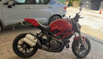 إعلان عن Ducati Monster 1100 Evo 2012