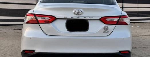 إعلان عن للبيع كامري GLE 2019