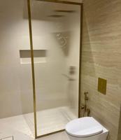 إعلان عن زجاج ومرايا