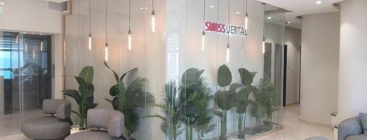 إعلان عن فني تركيب زجاج