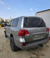 إعلان عن لاند كروزر GXR 2012