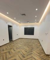 إعلان عن شقه ثلاث غرف ثلاث حمامات مطبخ وصاله كبيره  اصنصير مدخل خاص