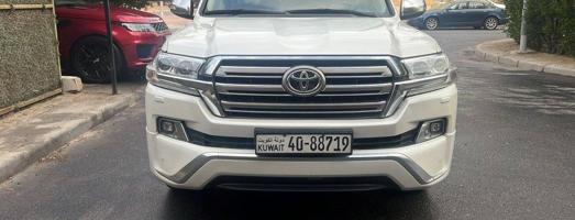 إعلان عن لاندكروزر gxr 2017