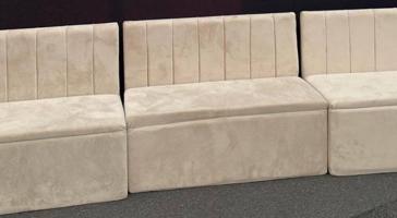 إعلان عن تأجير طولات وكراسي وكوش وكل مستلزمات الافراح