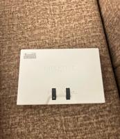 إعلان عن كرت فضي ابيض نظيف لايجي الا الصامل