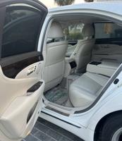 إعلان عن لكزس LS460