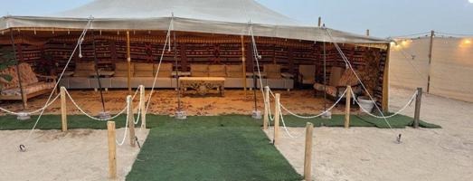 إعلان عن للإيجار مخيم مرتب وواسع أربع خيام وقعده شعبيه شغل vip