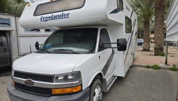 إعلان عن كرفان امريكي