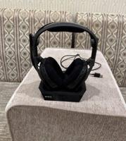 إعلان عن للبيع كرسي قيمنق و سماعة Astro a50