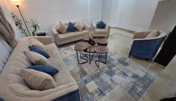 إعلان عن صالة للبيع