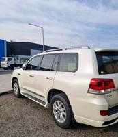 إعلان عن Land Cruiser GXR V8 2017