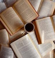 إعلان عن كتب للبيع