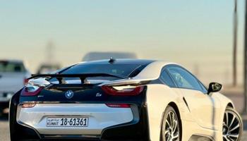 إعلان عن BMW i8 2015