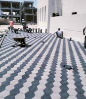 إعلان عن معلم بلاط متداخل وتنسيق حدائق